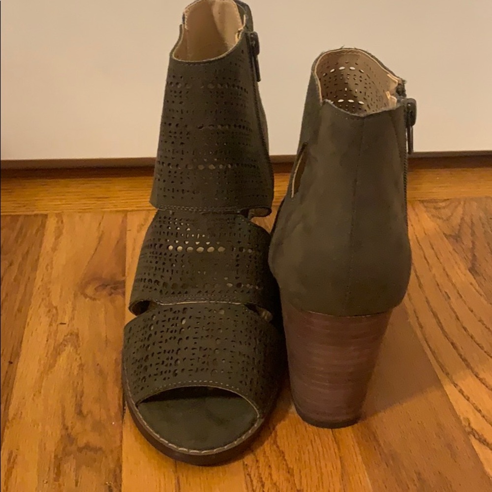 Wedges - Picture 3 of 3